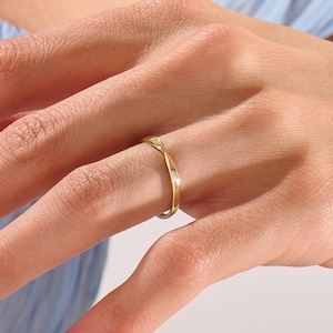 Mobius Wedding Band, Gold Twist Ring for Women, 14K Solid Gold & White Gold Infinity Ring, Anniversary Wedding Gift