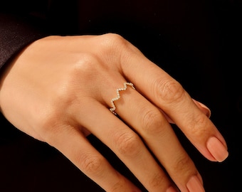 14K Solid Gold Zigzag Diamond Ring, Minimalist Wave Wedding Band, Unique Geometric Stackable Ring, Dainty Chevron Sparkle Band, Gift for Her