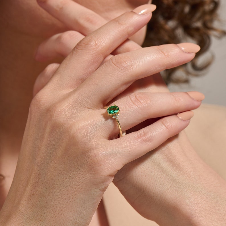 14k Vintage Emerald Engagement Ring, Solid Gold Oval Emerald Rings for Women, Green Gemstone Solitaire Ring, Simple Statement Ring, Her Gift image 8