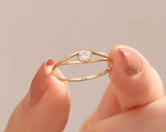 Solid Gold Versprechen Ring, 14k Split Schaft Solitär Cz Ring, Minimalist Lünette Verlobungsring für Frauen, einfache Gold Schmuck Band für Sie