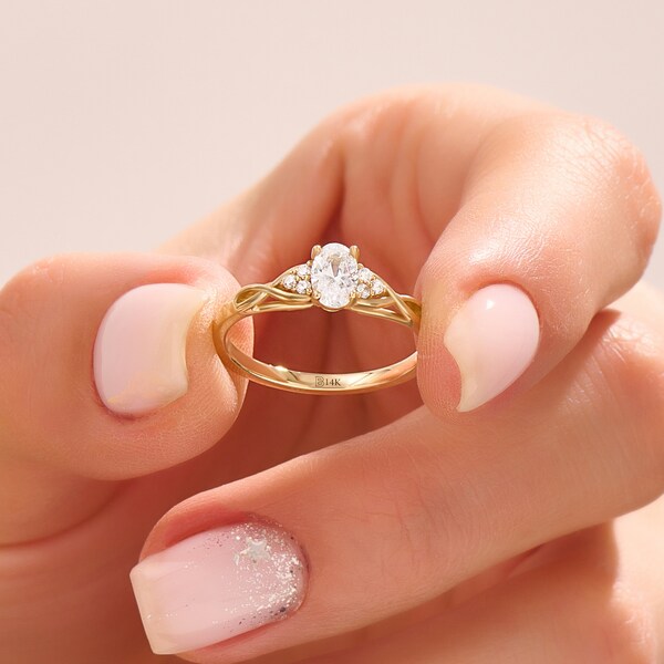 Anillo de compromiso de oro de 14k, anillo de solitario ovalado minimalista de oro sólido, anillo de diamantes simulado creado en laboratorio de diseño vintage, anillo nupcial Cz para mujer