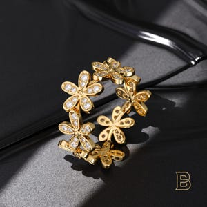 14k Solid Gold Daisy Ring – Floral Statement Ring for Women, Delicate Flower Wedding Band, Nature-Inspired Gold Gift for Her or Mom