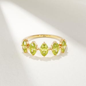 Oval Peridot Ring, Solid Gold Neon Green Ring, Gemstone Statement Ring, Peridot Ring for Women, Stackable Peridot Ring, Gift for Her, Wife