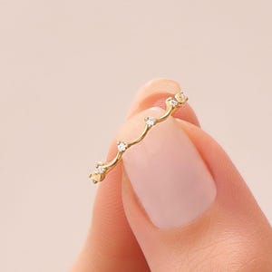 14k Solid Gold Crown Ring – Dainty Wavy Stacking Band with Moissanite, Minimalist Tiny Gold Ring, Handmade Everyday Jewelry Gift for Women