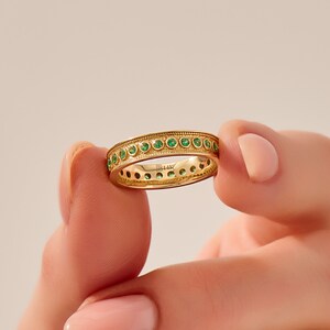 Solid Gold Emerald Wedding Band, 14k Gold Vintage Band for Women, Dainty Emerald Eterinty Ring, Greek Anniversary Ring, Thick Band Ring