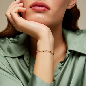 Solid Gold Figaro Chain Bracelet, Mens Womens Chain Bracelet, 14k Real Gold Chain, Minimalist Link Chain Bracelet, Dainty Stacking Bracelet image 4