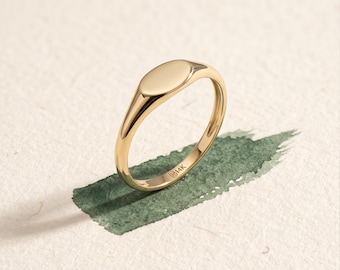 14k Solid Gold Signet Ring for Women, Custom Pinky Monogram Ring, Engraved Oval Crest Medallion, Unique Fine Personalized Jewelry