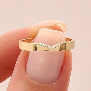 Women's Curved Wedding Band 14k Solid Gold Ring Enhancer for Solitaire Nesting Ring 18ct Contour Ring to Fit Engagement Ring Stacker Jewelry