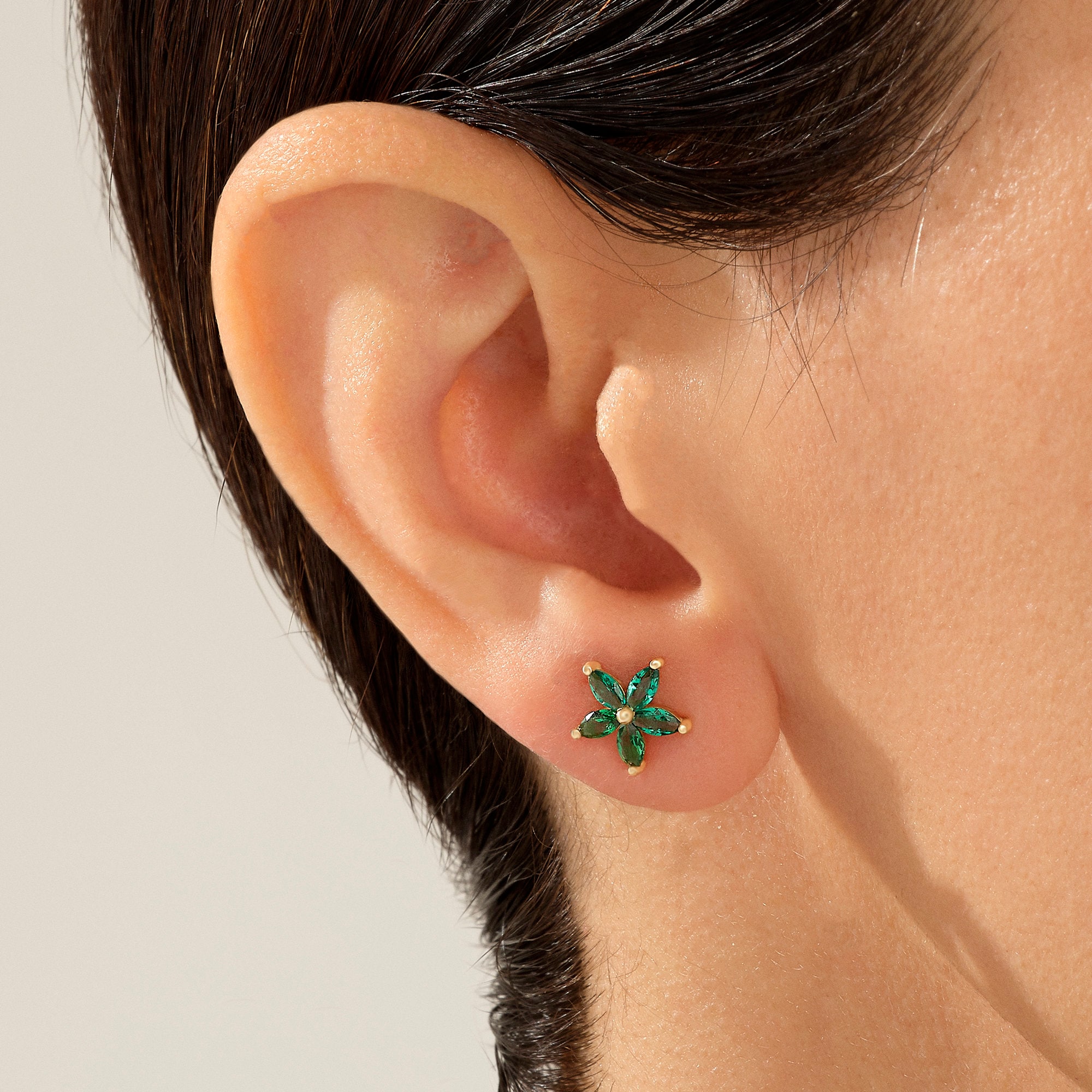 Emerald Flower Earrings 14k Solid Gold Stud Earrings May Birthstone Earrings Floral Earrings Women, Dainty Earring Lab Emerald Gold Earrings