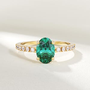 Oval Emerald Ring for Women 14k Solid Gold Engagement Ring Emerald Solitaire Ring Green Gemstone Ring Jewelry Gift for Wife Birthday Gifts