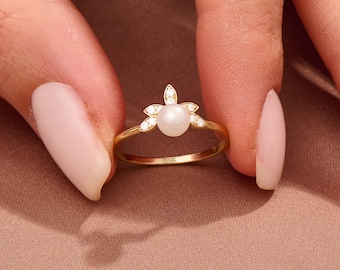 14k Solid Gold Floral Pearl Ring, White Pearl Solitaire Ring, Flower Engagement Rings for Women, Natural Pearl Ring, Minimalist Purity Ring