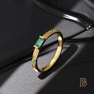 14K Solid Gold Baguette Emerald Ring / Art Deco Wedding Band / Emerald Gold Band / East West Emerald Ring / Emerald Band for Women