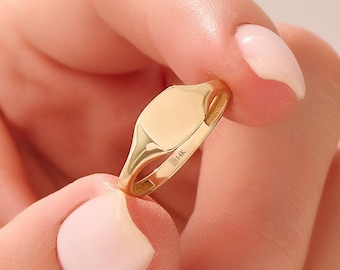 14K Solid Gold Square Signet Ring, Custom Engraved Pinky Ring, Personalized Initial Ring, Minimal Gold Signet Ring, Gift for Her