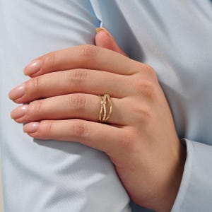 Solid Gold Wave Statement Ring / 14k Gold Dainty Ring for Women / Minimalist Stackable Ring / Modern Jewelry Gift for Her / Everyday Ring