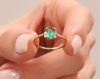 14k Vintage Emerald Engagement Ring, Solid Gold Oval Emerald Rings for Women, Green Gemstone Solitaire Ring, Simple Statement Ring, Her Gift