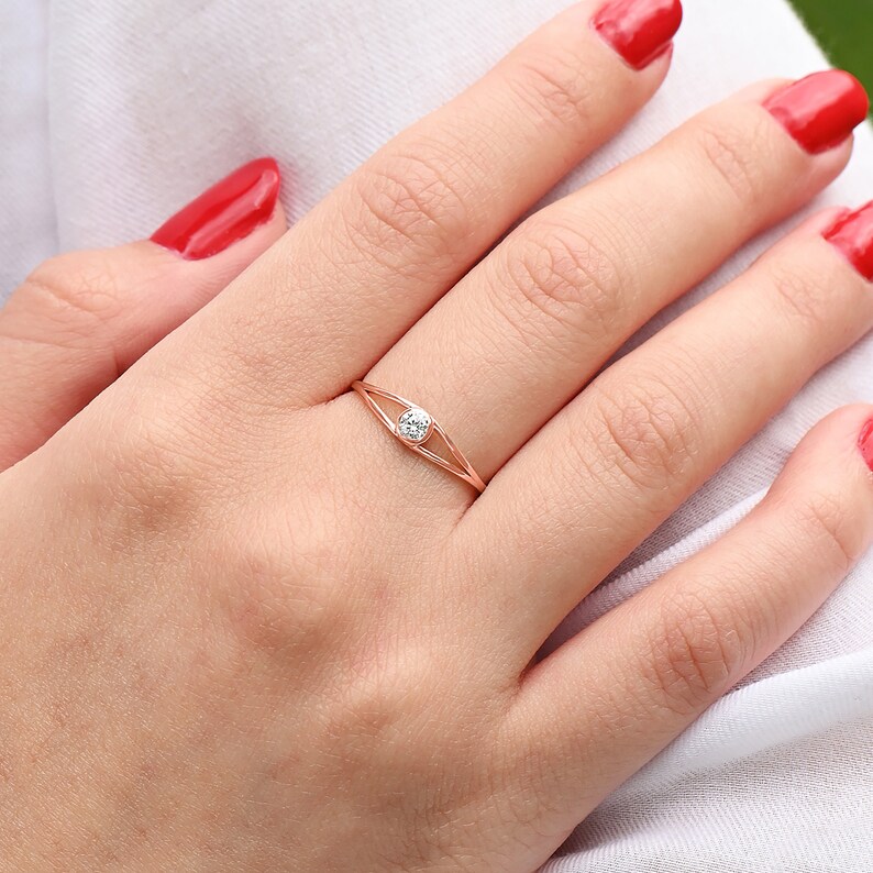14k Solid Gold Split Shank Bezel Promise Ring Minimalist Etsy UK