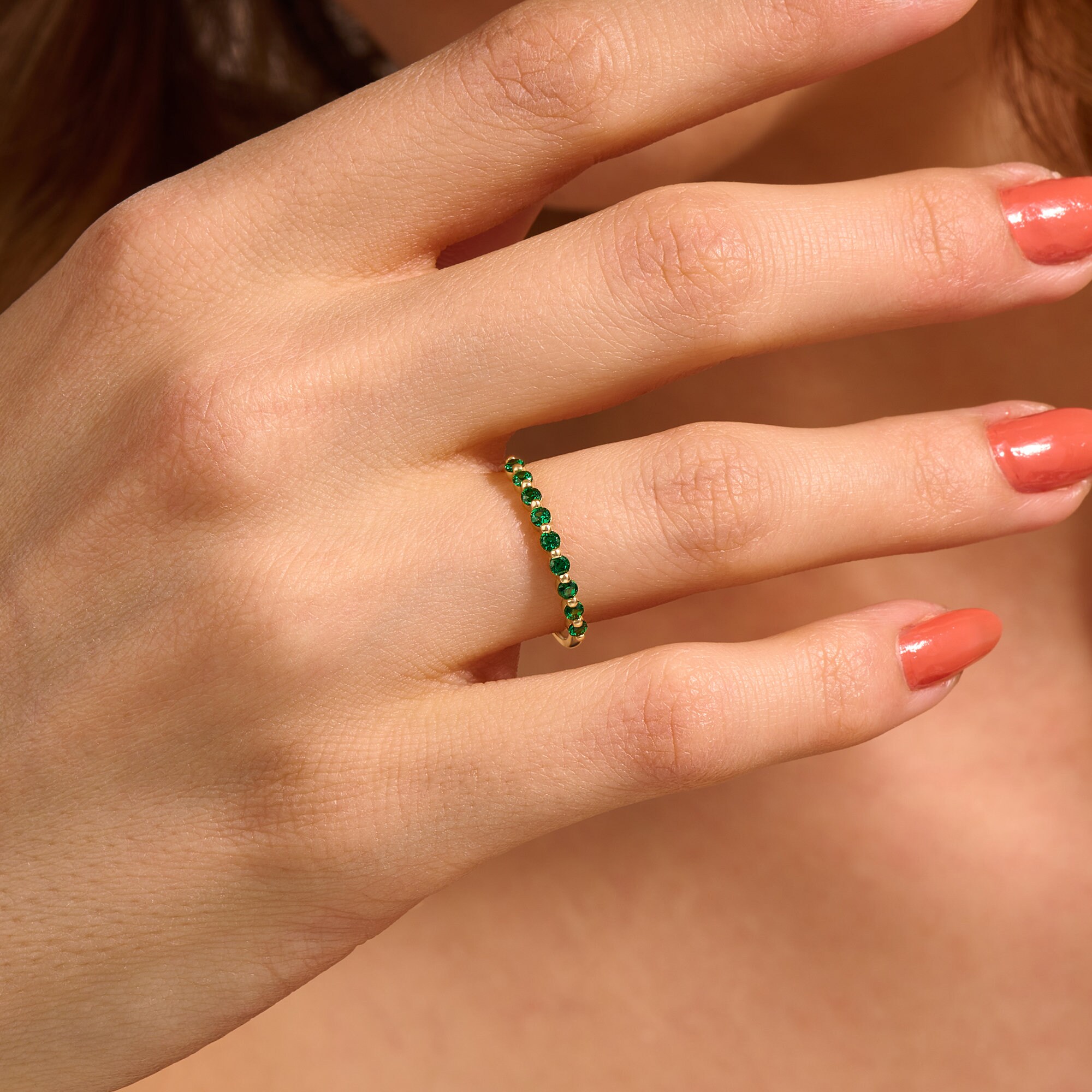 3Ct Smaragd Künstlicher Diamant Volle Ewigkeit Band 14K Gelb Vergoldet