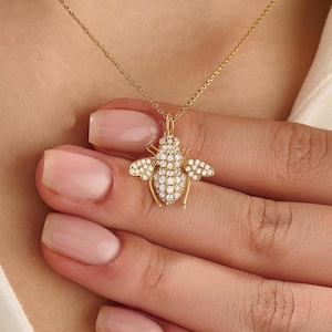Bumble Bee Necklace in 14K Solid Gold – Symbol of Luck & Strength, Dainty Animal Charm