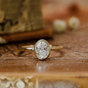 Anillo de diamantes Moissanite con bisel de diamante ovalado, anillo con bisel de solitario de diamante ovalado, anillo de compromiso de corte ovalado, anillo de corte ovalado con bisel