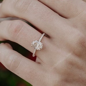 Champagner Moissanite Diamant Ring, Oval Moissanite Verlobungsring mit Seitlichem Runden Diamanten, Perfektes Jubiläumsgeschenk für Sie, Ovaler Ring,