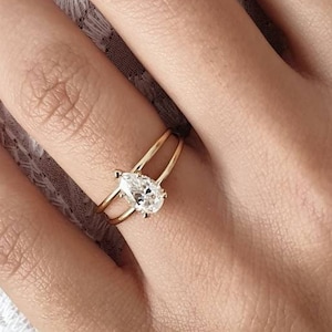 1.5 CT Pear Moissanite Diamond Engagement Ring With Split Shank Band For Her, Pear Ring, Pear Diamond Ring For Her, Pear Moissanite Ring