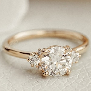 1ct Moissanite diamond Round Engagement Ring, round diamond ring for her, 1ct moissanite diamond Ring, round moissanite diamond ring gift