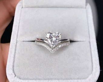 Anelli di fidanzamento Moissanite con diamante a cuore 1CT Anello in oro massiccio 14k, anello con diamante moissanite a taglio cuore per lei con anello unico a fascia divisa