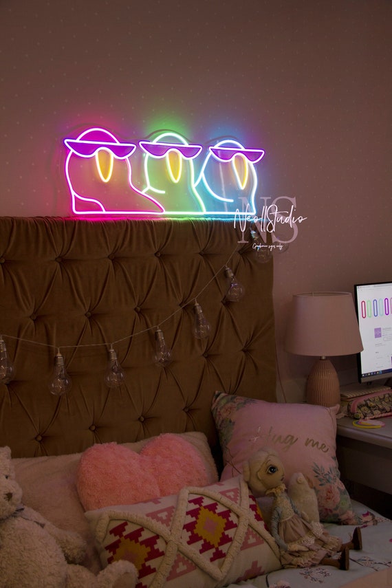 Parrot Neon Sign, Bird LED Wall Light, Tropical Room Decor, Funny Birds with Sunglasses, Colorful Neon Wall Art, Gift for Bird Lovers