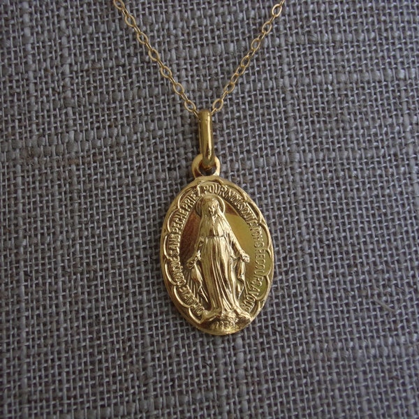 Beautiful Catholic Bright Shiny Brass French Miraculous Medal Necklace. Scallops. Our Lady of Grace. Mary. 18  inch Gold Filled Chain.