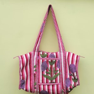 Sac de voyage en coton rose pâle, sac en tissu matelassé fait main, sac de nuit imprimé en blocs, sac réversible, sac Boho fait main