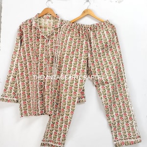 Handmade Cotton Pajama Set: Floral Print Women&#39;s Night Suit