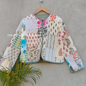 Handgemachte Patchwork-Jacke, Handgenähte Baumwoll-Patchwork-Jacke, Baumwoll-Sari Kantha-Mantel, kurze Jacke