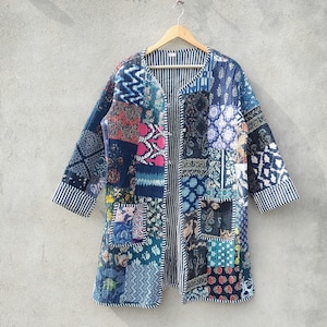 Handgemachte Kantha Steppjacke: Patchwork Boho Mantel aus Baumwolle
