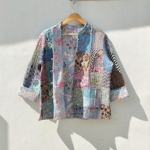 Patchwork Jacket, Silk Sari Jacket. Quilted Jacket,Winter Jacket, Short Coat, Gift For Her, Reversible Jacket