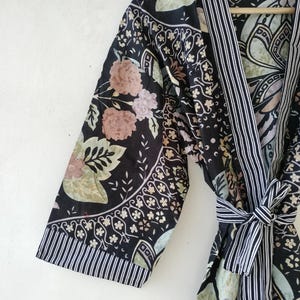 美しいコットン着物ガウン、ハンドメイドの女性用着物ローブ、女性用衣類ローブ、新しいプリントコットン着物ローブ