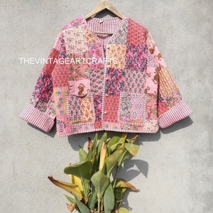 Handgjord bomullsquiltad lapptäckejacka blommig vändbar caot vintage kantha kimono indisk handgjord damytterkläder bild 3