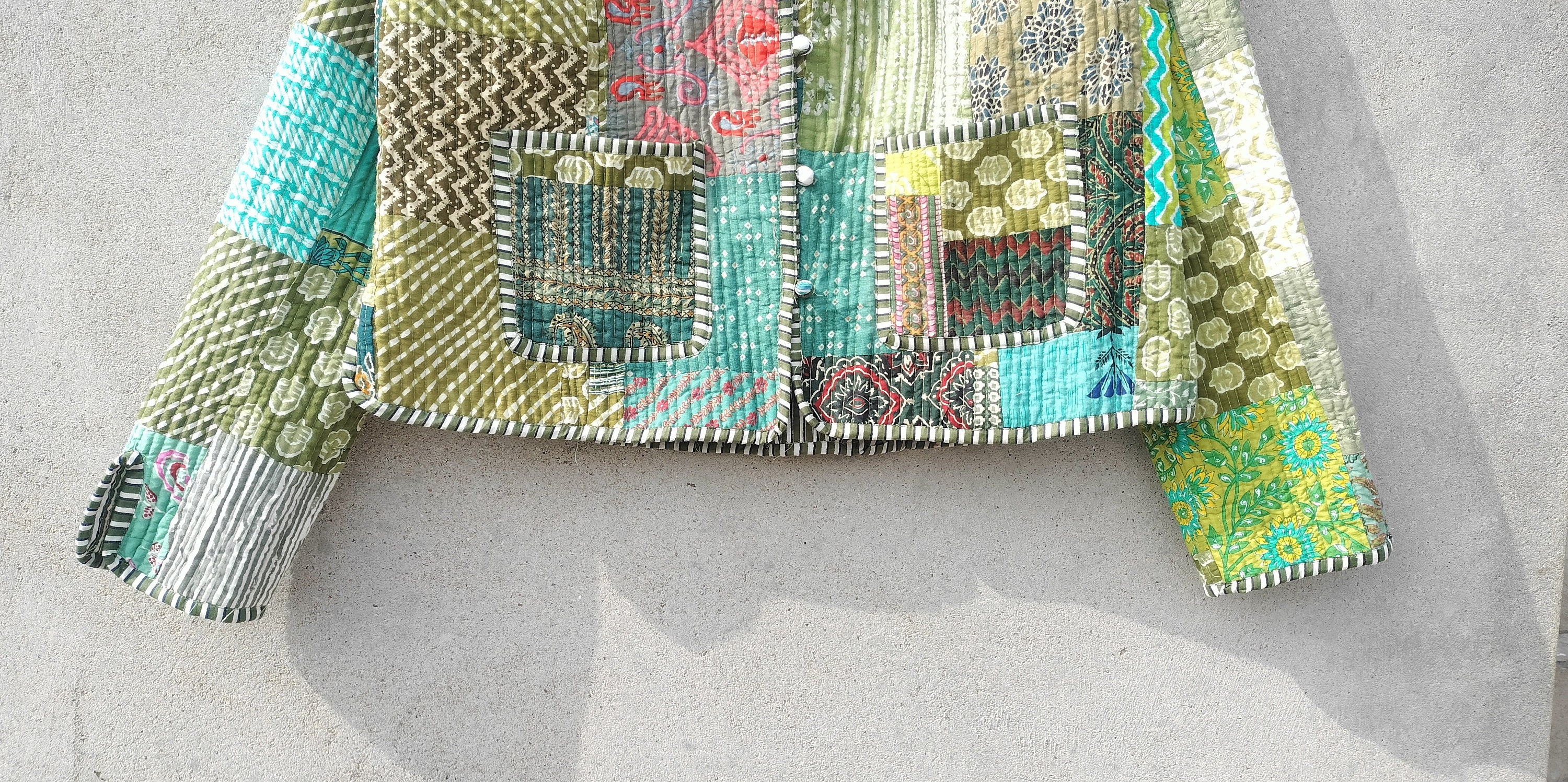 Trapunta Kantha con stampa animalier fatta a mano: copriletto in