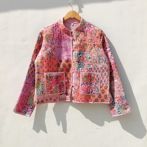 Veste en patchwork de coton nouveau style avec col Veste matelassée en coton, Veste pour femme, Veste réversible, Veste à longs patchs, Veste pour elle image 3