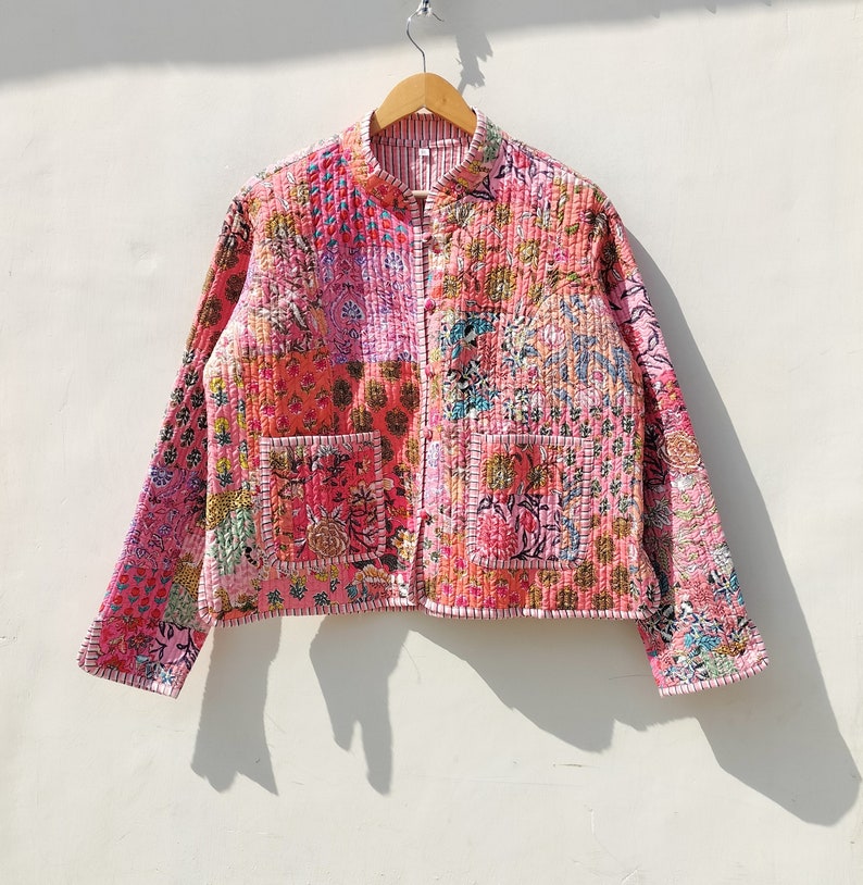 Veste en patchwork de coton nouveau style avec col Veste matelassée en coton, Veste pour femme, Veste réversible, Veste à longs patchs, Veste pour elle image 3