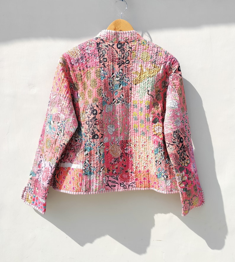 Veste en patchwork de coton nouveau style avec col Veste matelassée en coton, Veste pour femme, Veste réversible, Veste à longs patchs, Veste pour elle image 4