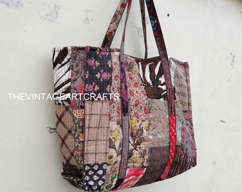 Handgemaakte gewatteerde tas met patchwork: omkeerbare katoenen markttas met bloemen