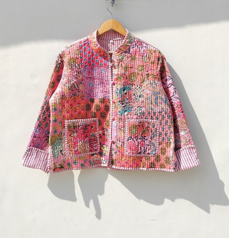 Veste en patchwork de coton nouveau style avec col Veste matelassée en coton, Veste pour femme, Veste réversible, Veste à longs patchs, Veste pour elle image 5