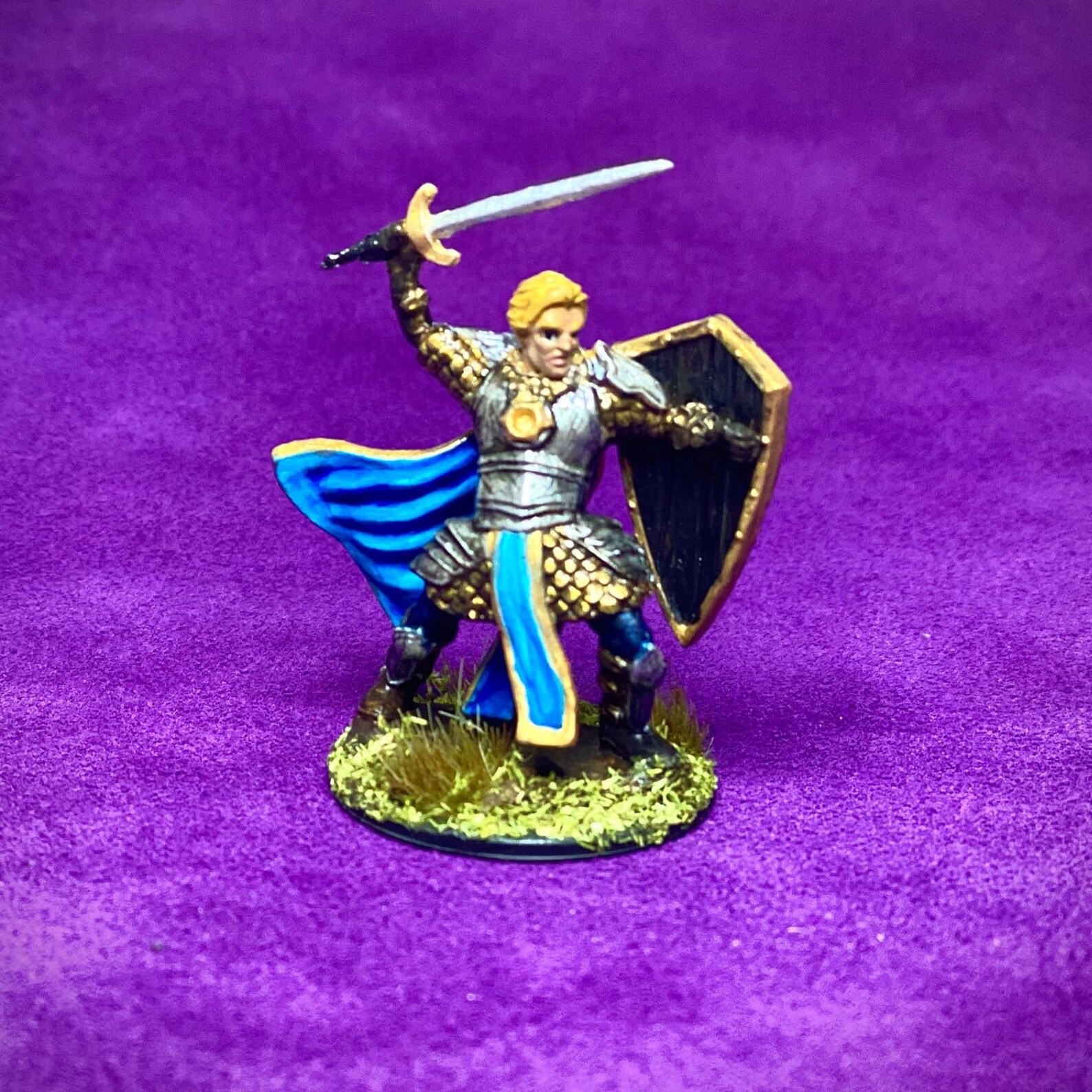 Aasimar Paladin Custom Painted Nolzur's Miniature | Etsy