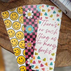 Il n'y a pas trop de livres smileys visage heureux trio de marque-pages cadeau livresque pour amoureux des livres