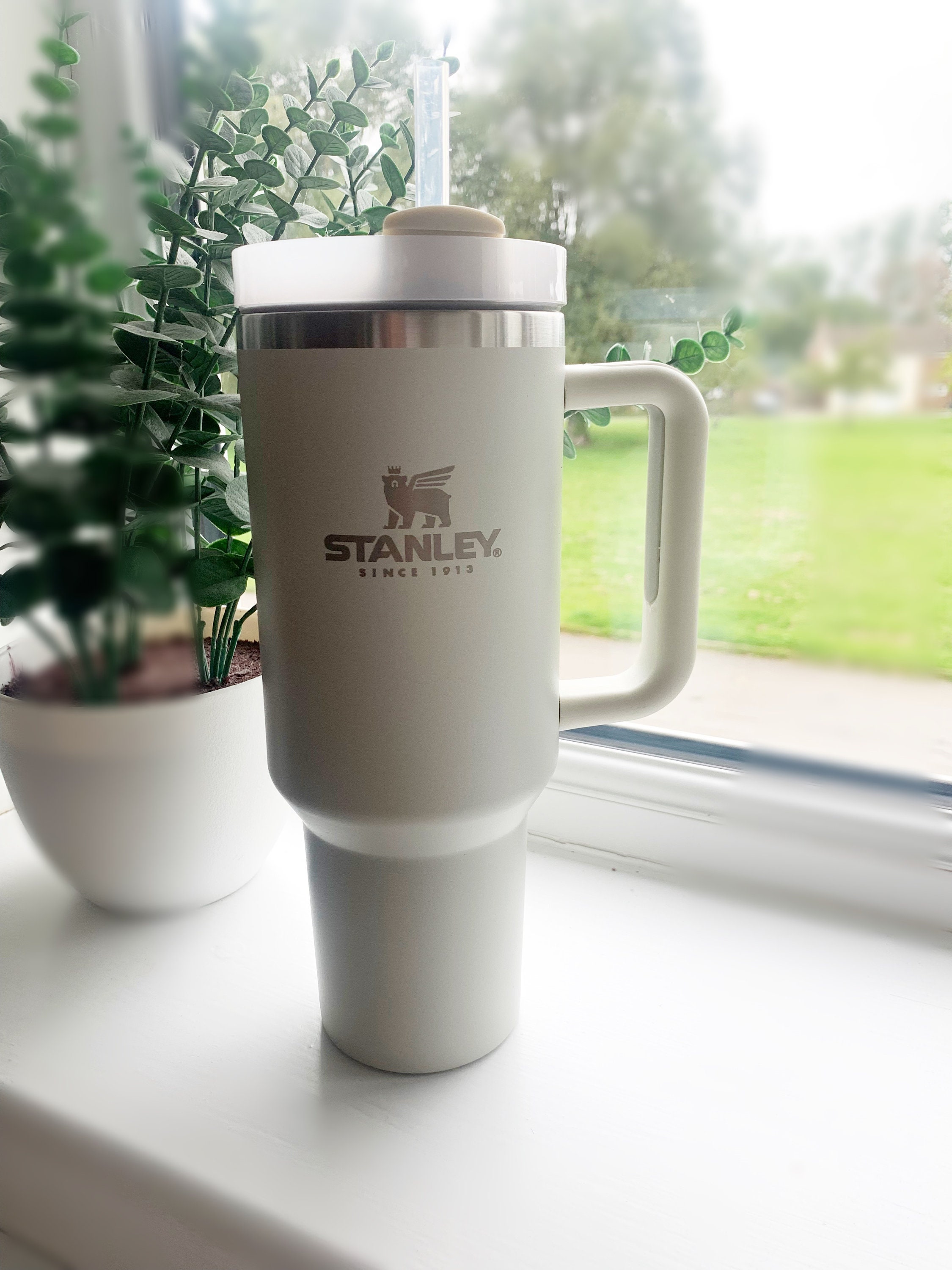 Stanley 40 Oz tumbler in orchid for Sale in Simi Valley, CA - OfferUp