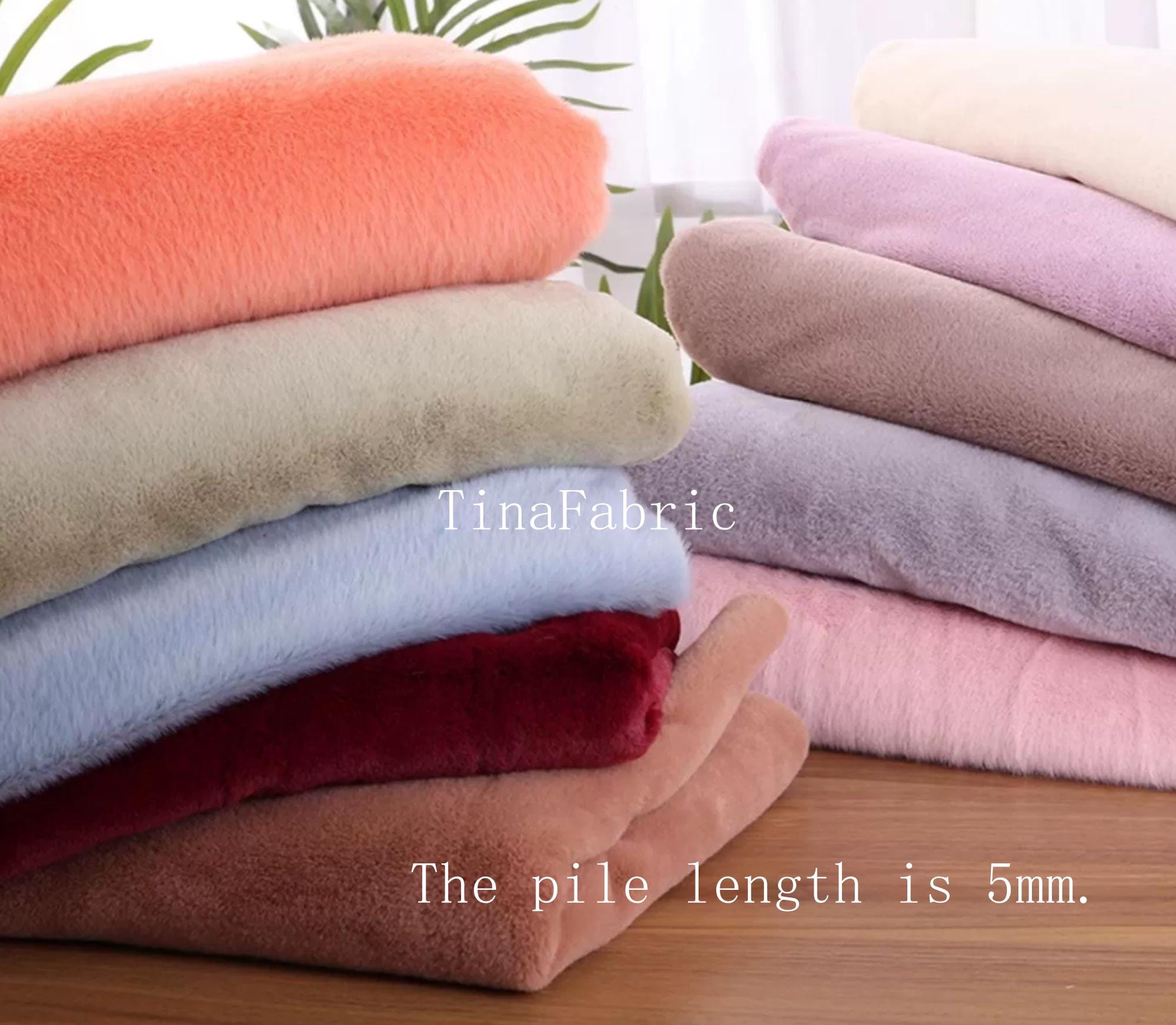 Faux Rex Rabbit Fur Fabric: 63