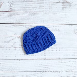 Crochet baby hat, newborn-3 month hat, blue baby hat, baby boy shower gift, baby shower gift, expecting mom gift, handmade baby hat