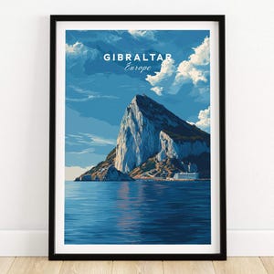 Puede incluir: Un póster enmarcado que muestra una vista escénica de Gibraltar. La imagen presenta el icónico Peñón de Gibraltar emergiendo del mar azul bajo un cielo nublado. El texto "GIBRALTAR Europe" se muestra en la parte superior.