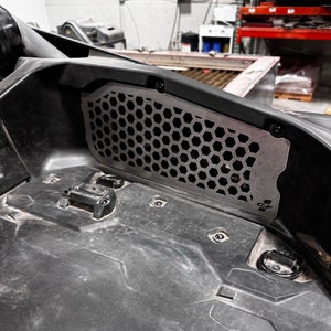 Puertas laterales para la caja del Can-Am Maverick R, accesorios todoterreno para Can-Am, almacenamiento de herramientas, piezas para el Maverick R, soluciones de almacenamiento, complementos y mejoras.