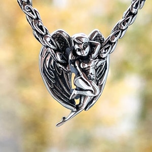 Pandora guardian angel necklace top